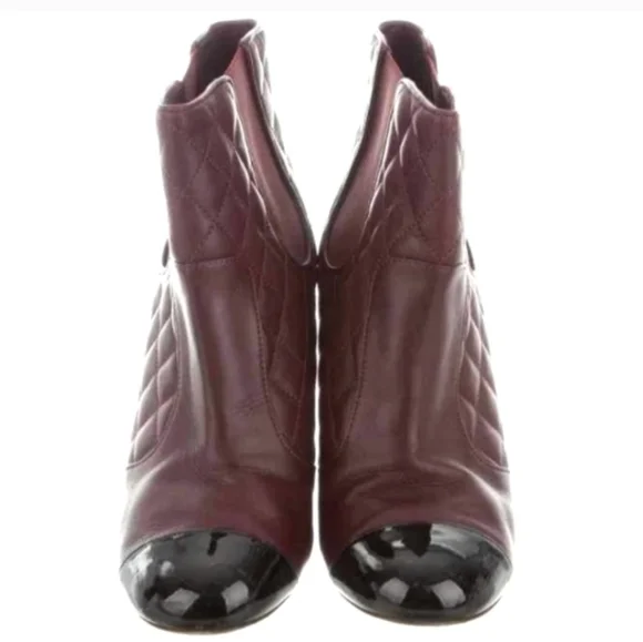 CHANEL Quilted Boots Burgundy & Black Toe Preloved Pristine condition - Picture 3 of 9